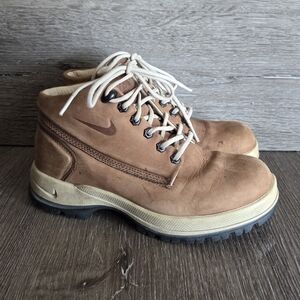 Nike ACG Women's High Top Hiking Boots Brown Size 6.5